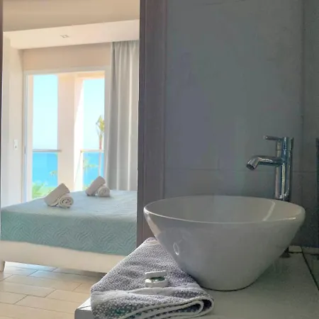 Saradari - Adults Only 4*