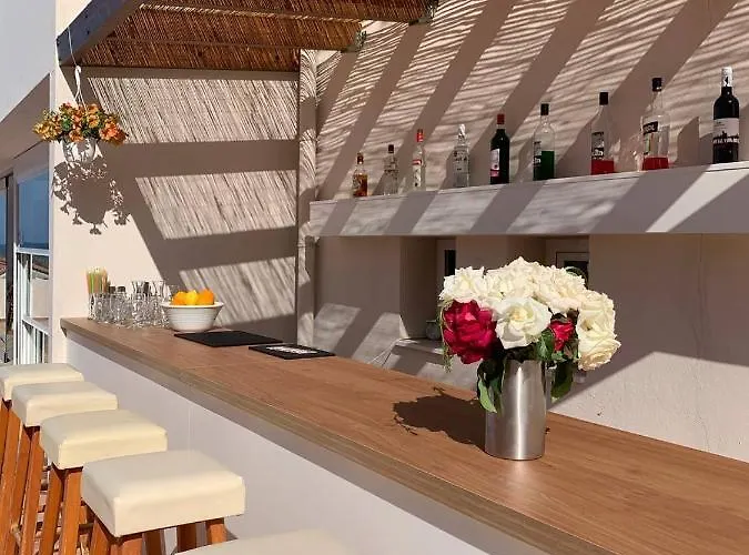 Saradari - Adults Only 4*