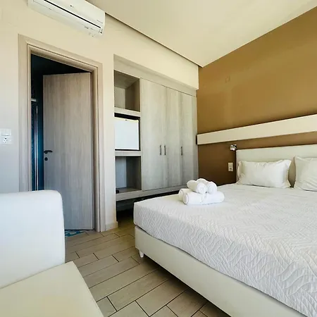 Saradari - Adults Only 4*